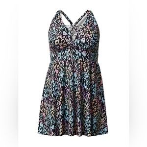 NWT TORRID WIRELESS XO TRIANGLE LONG SWIM DRESS WITH BRIEF SIZE 1